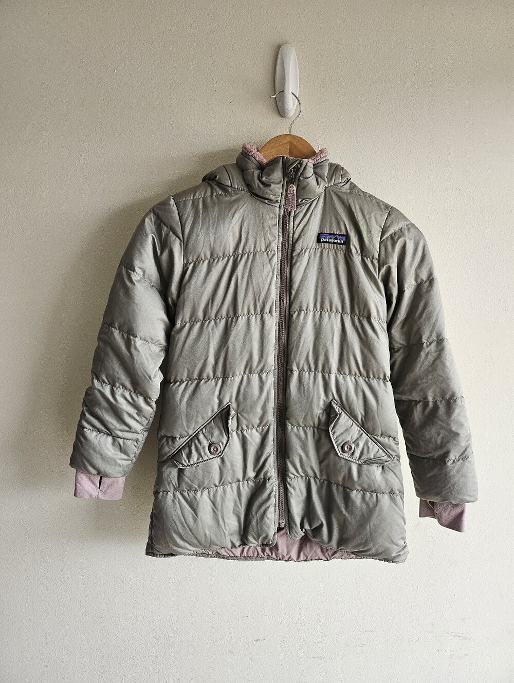 Patagonia girls' down parka Small